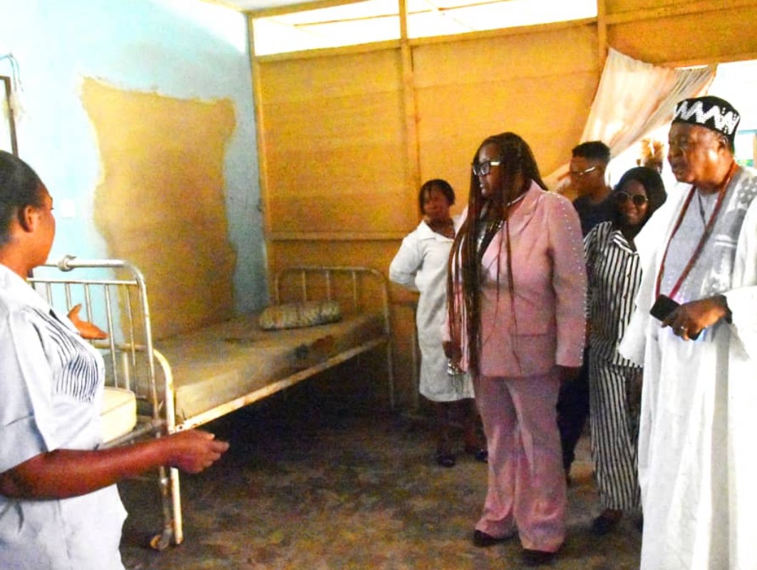 Cropped Hospital